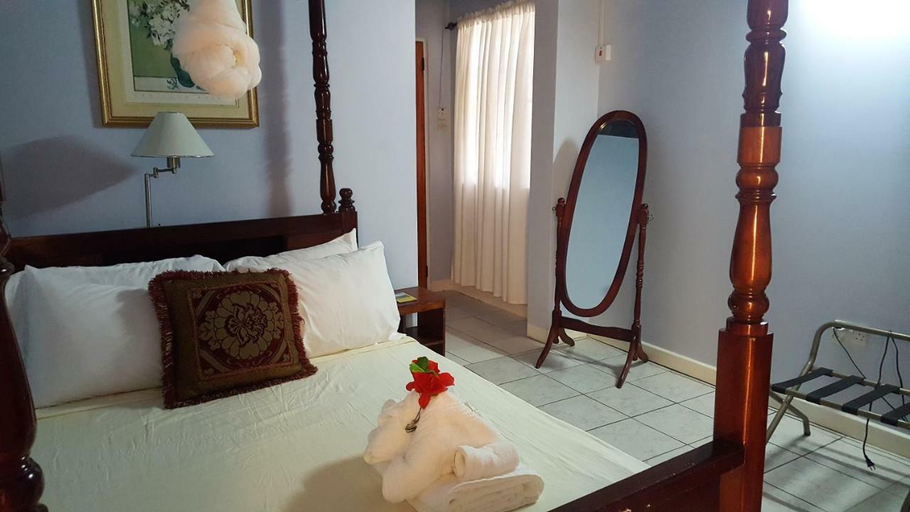 Rainbow Inn Grenville Dış mekan fotoğraf